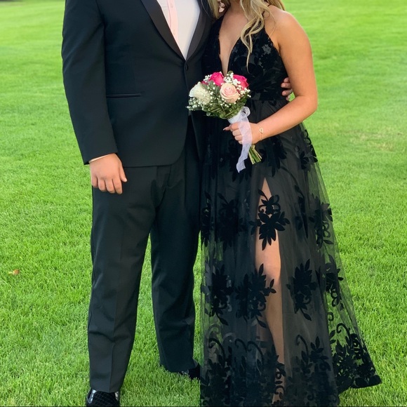 Black prom dress - Picture 3 of 4